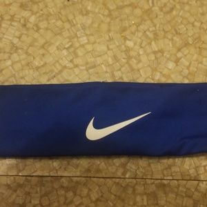 NWOT Woman's Nike headband